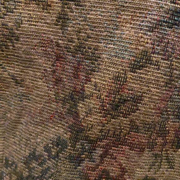 I am selling a blazer. - Picture 2 of 7